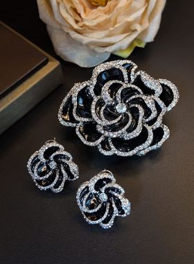 中古黑色珐琅立体多层仿真花瓣镶钻山茶花耳钉胸针女首饰套装GH