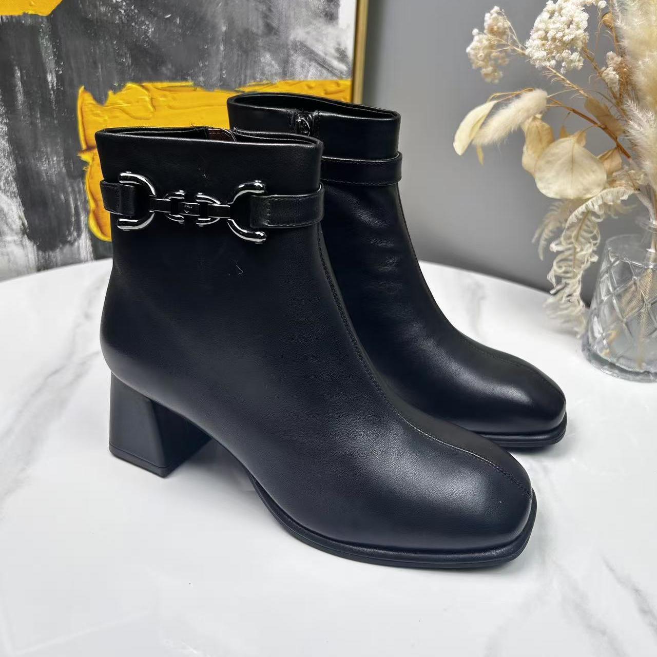 Qbu专柜正品黑色羊皮单里银色环扣高级感瘦瘦靴708A01 2/1