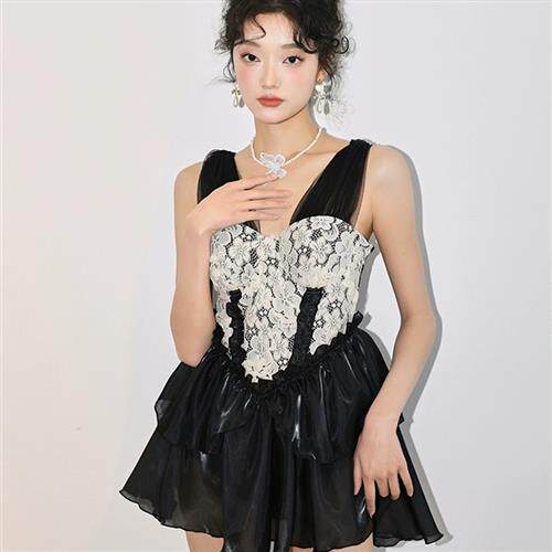 泳衣女高级感2023新款连体裙式性感小胸钢托蕾丝防晒泡温泉游泳装