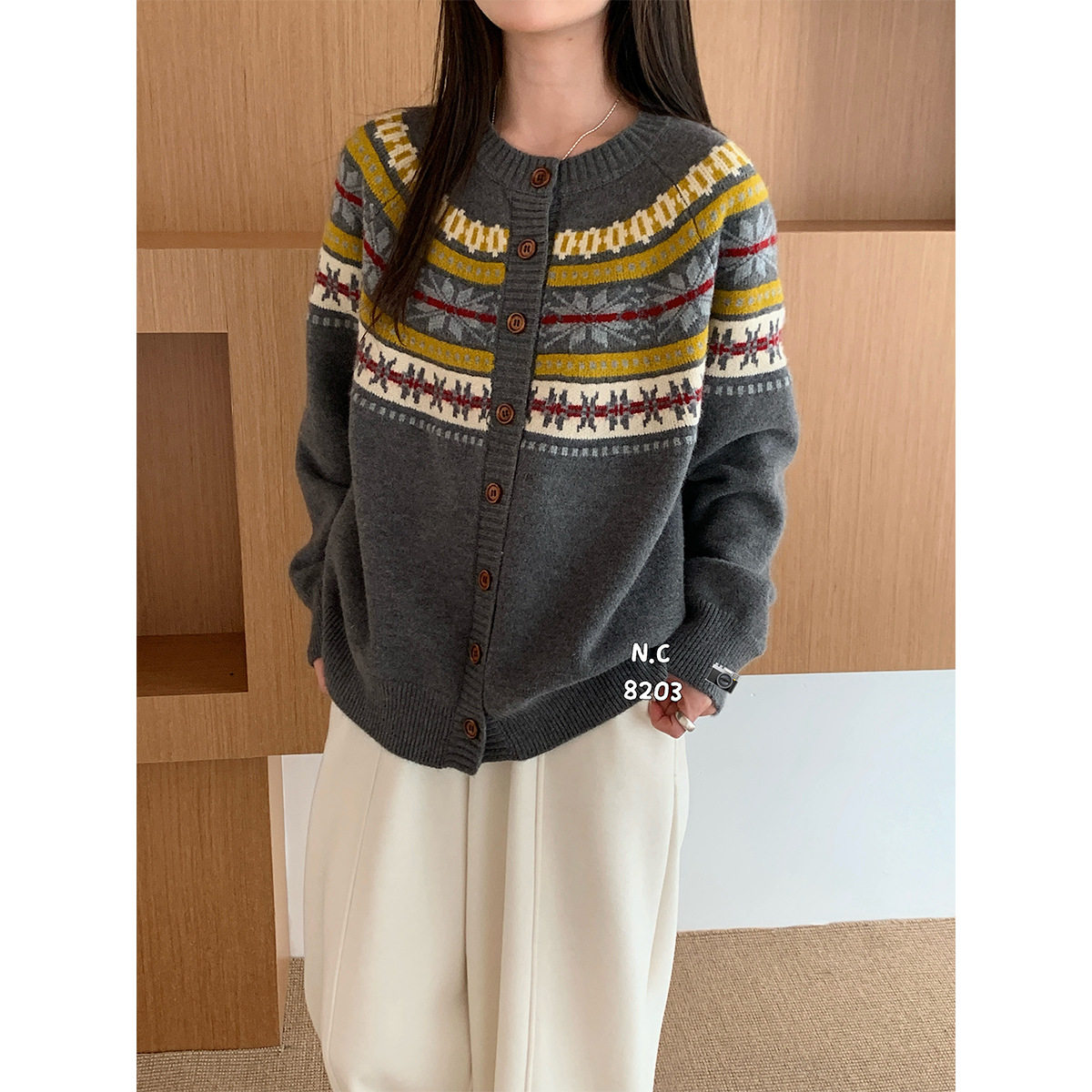 2026春秋款纽扣针织开衫女文艺复古民族风提花宽松圆领上衣ZBR