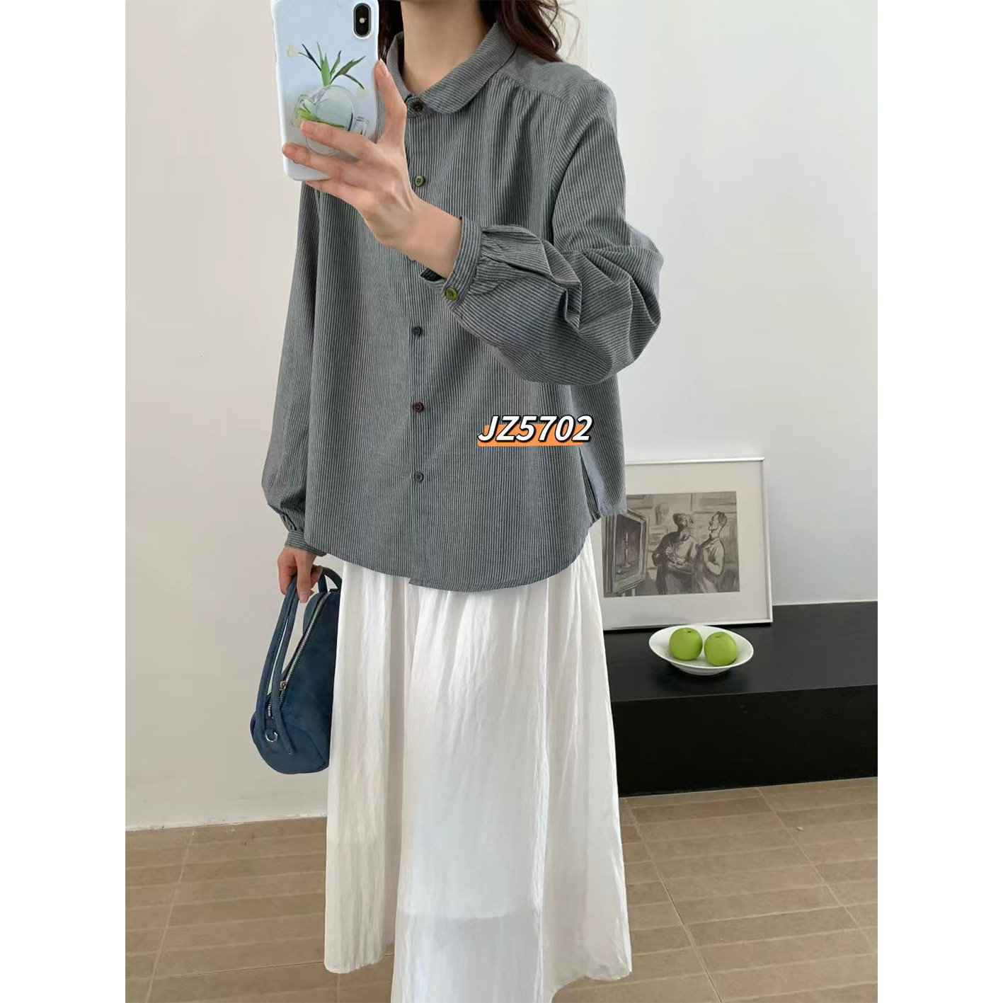 秋季经典复古文艺翻领肌理竖条纹衬衫动感随性宽松长袖上衣女ZR