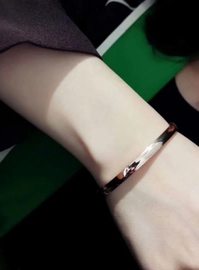 钛钢玫瑰金色百搭配饰手环