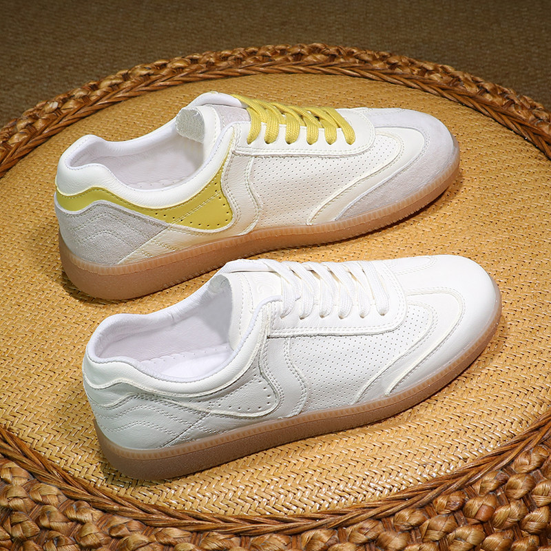 头层牛皮软底小白鞋女夏款2026新款大码女鞋41百搭透气薄款板鞋43