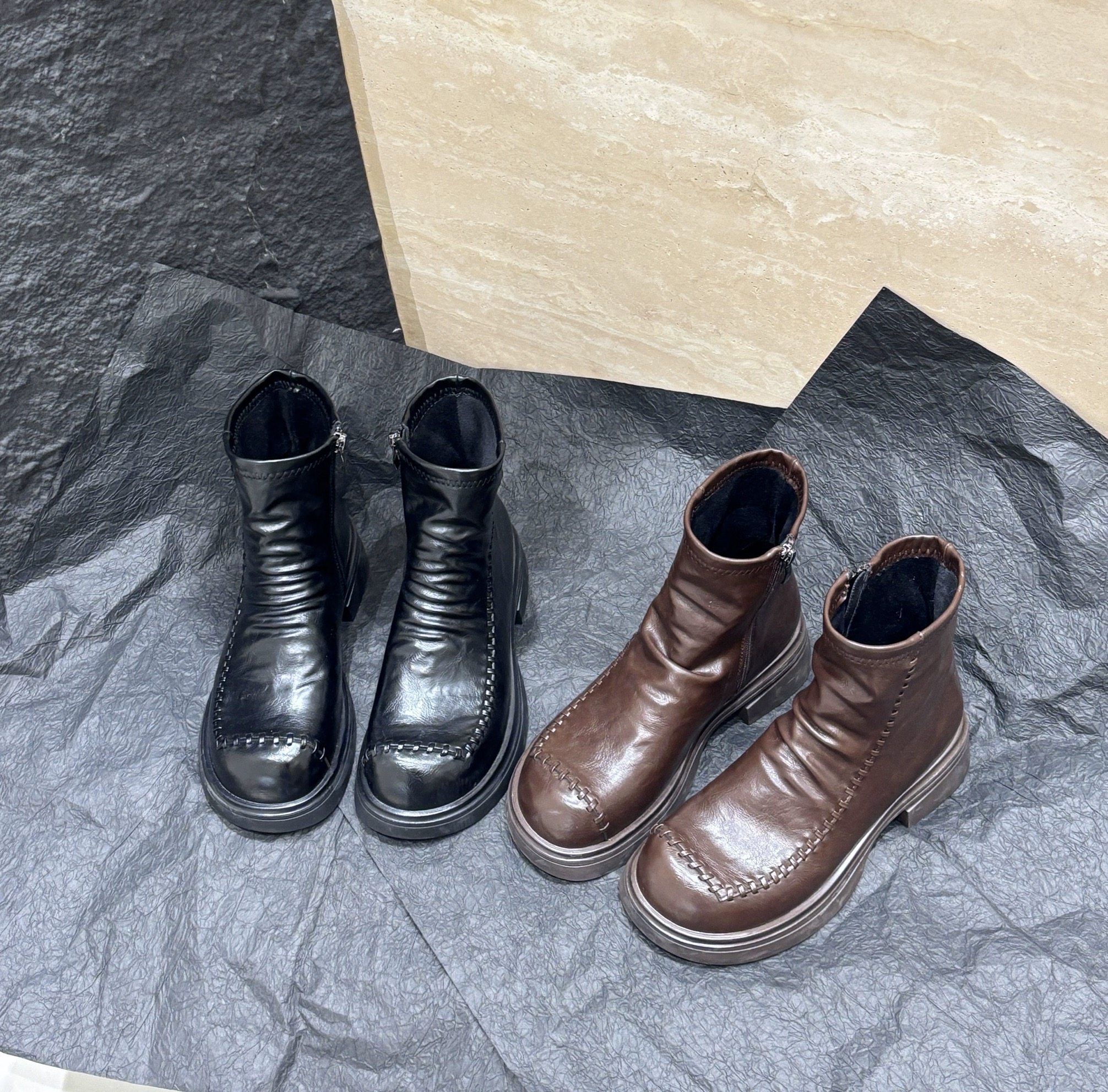 。107-1景宝儿经典款马丁靴棕色pu加绒2025秋冬新款韩版百搭