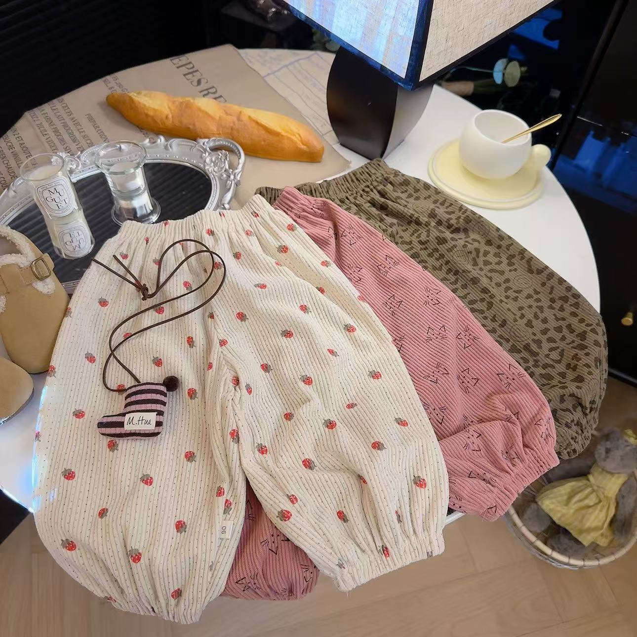 儿童灯芯绒裤子洋气秋装新款男女宝宝春款休闲裤哈伦裤儿童长裤