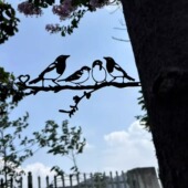 四只鸟栖息树枝剪影金属墙艺术家花园院子露台户外雕像桩装 饰树插