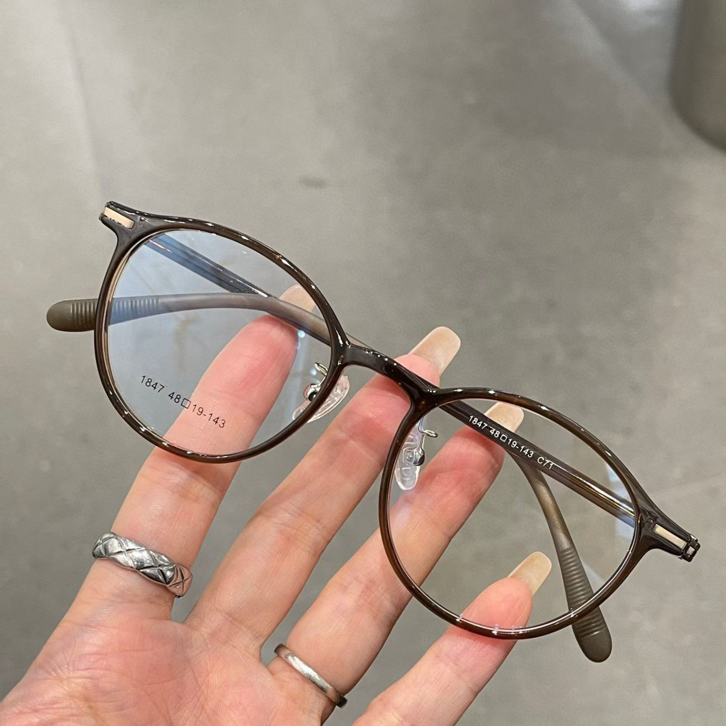 超轻tr90近视眼镜框女圆脸椭圆形可配近视镜架茶有鼻托可配高度数