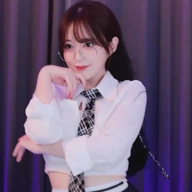 橘子韩国人气网红女主播