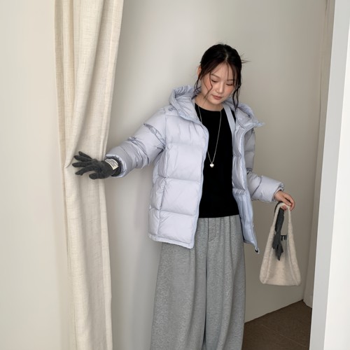 云栖霜短款连帽白鸭绒羽绒服女