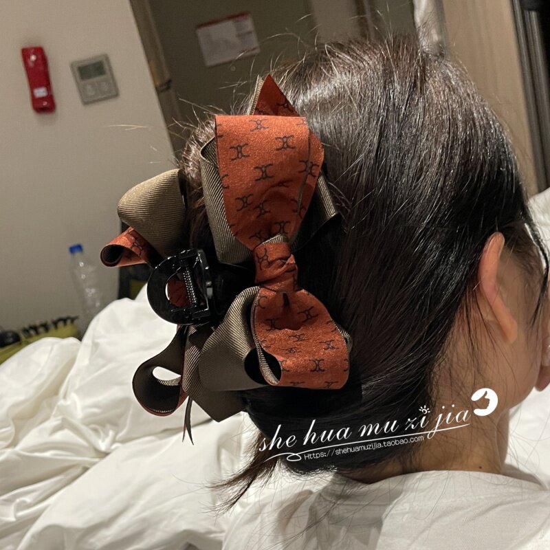正品秋季新款布艺发夹香蕉竖夹
