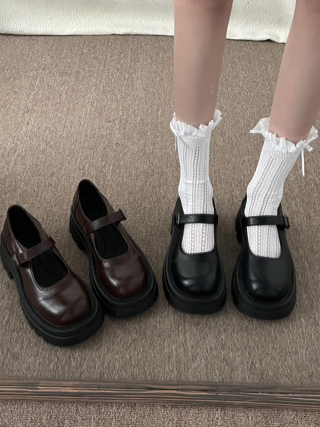 白色玛丽珍鞋法式赫本风小皮鞋女配裙子2024新款高跟乐福圆头单鞋