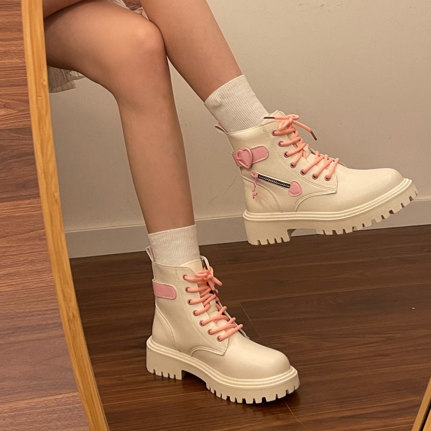 小sun家 少女粉红小爱心马丁靴女八孔2026厚底JK皮靴子日系小短靴