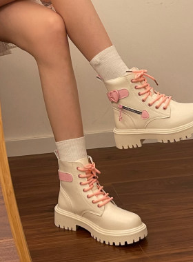 少女粉红小爱心马丁靴
