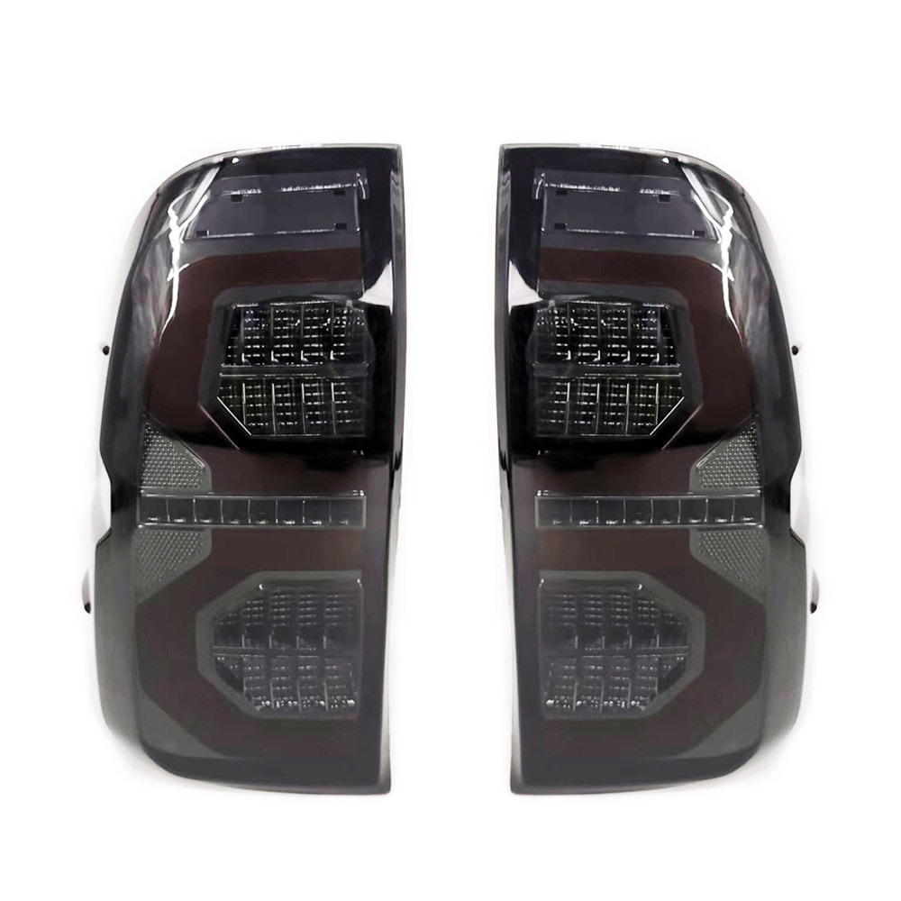 TOYOTA 15-21 HILUX HILUX REVO 테일 라이트 어셈블리 흐르는 물 방향 지시등에 적합