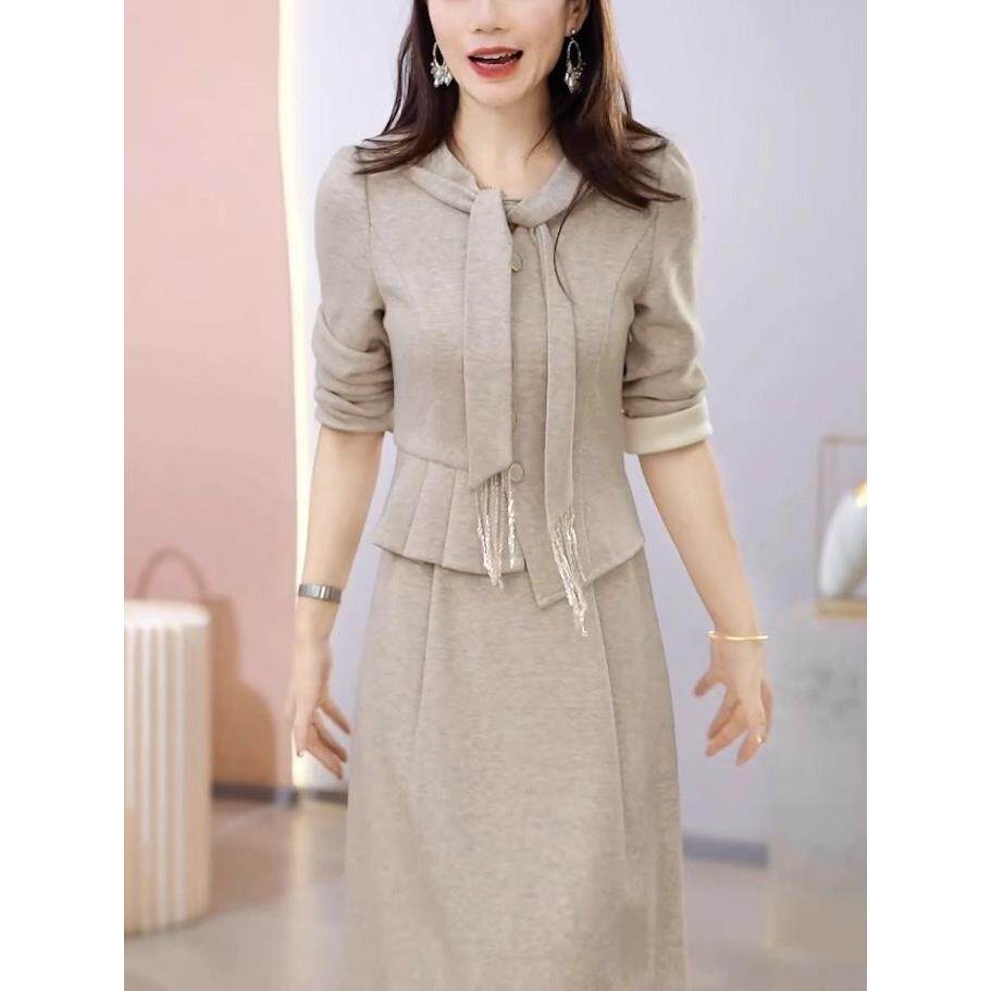 气质高端假两件连衣裙女2025年秋季新款中年妈妈装显瘦遮肉长裙子