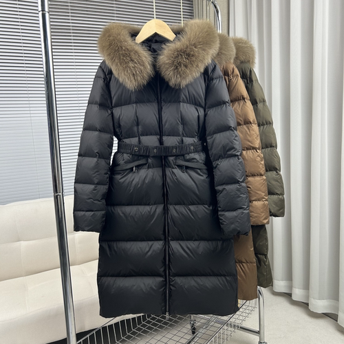 欧货大牌大毛领羽绒服