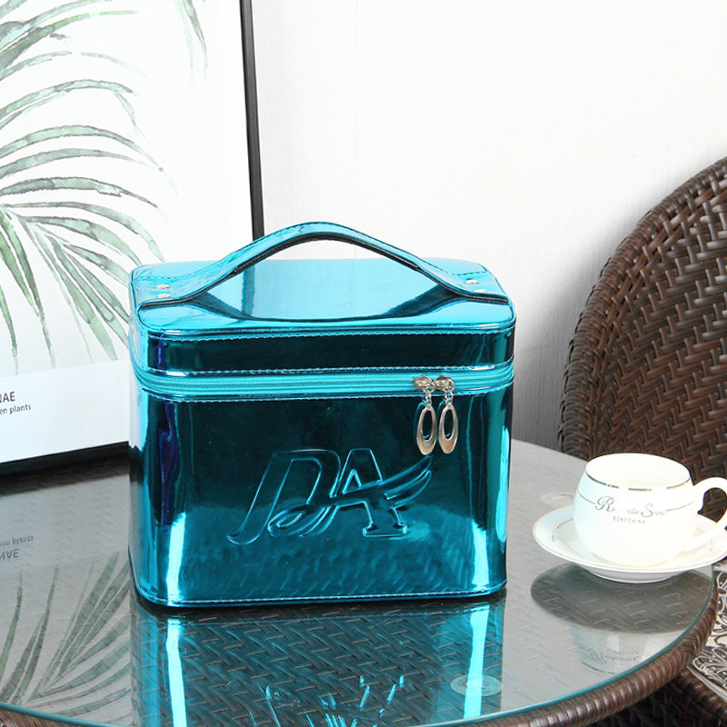 超火化妆包女大容量手提2025新款便携小众高级感收纳盒化妆箱网红