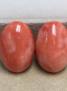七宝珊瑚：红色蛋面配对，品质品相完美如图，重6.07克