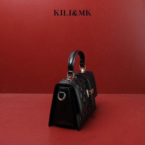 黑色百搭真皮斜挎包女