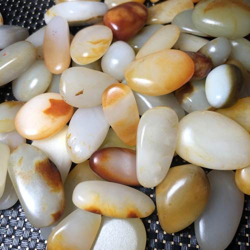 和田玉山料修型吊坠原石挂件