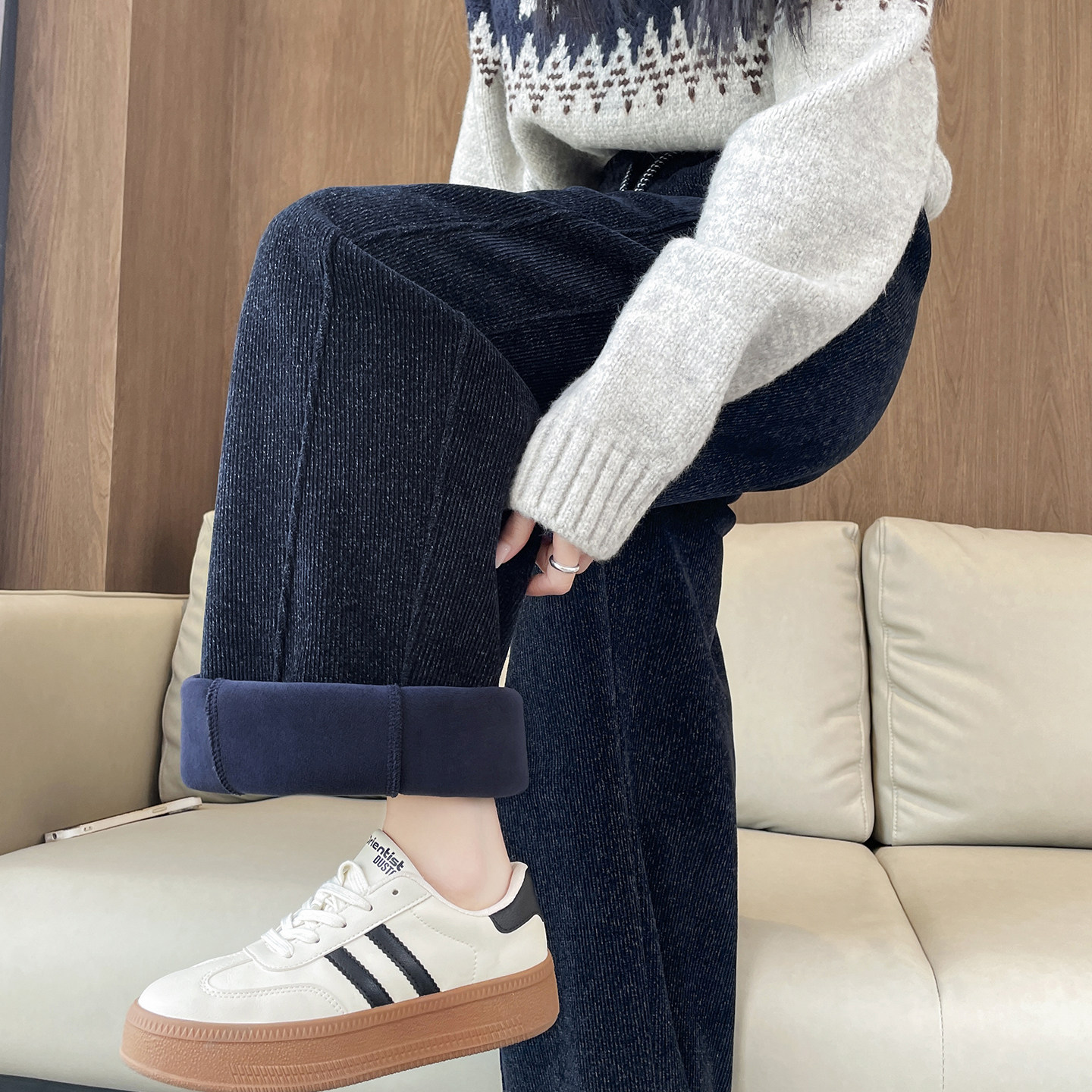 韩版潮加绒阔腿裤女秋冬2025新款直筒休闲女士冬季加厚灯芯绒裤子