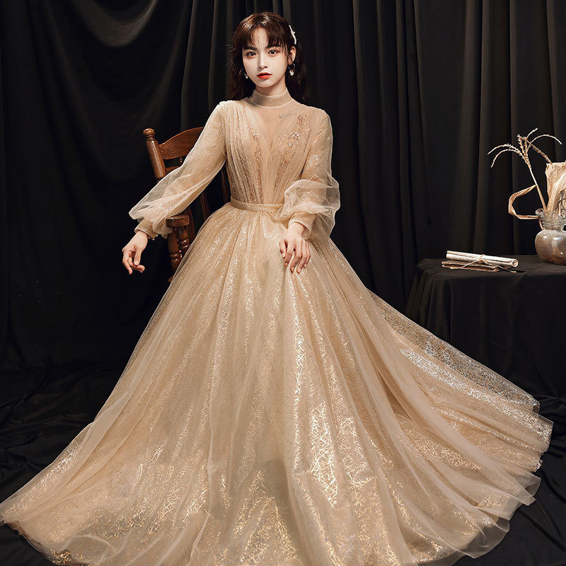 金色晚礼服女气质名媛高端宴会
