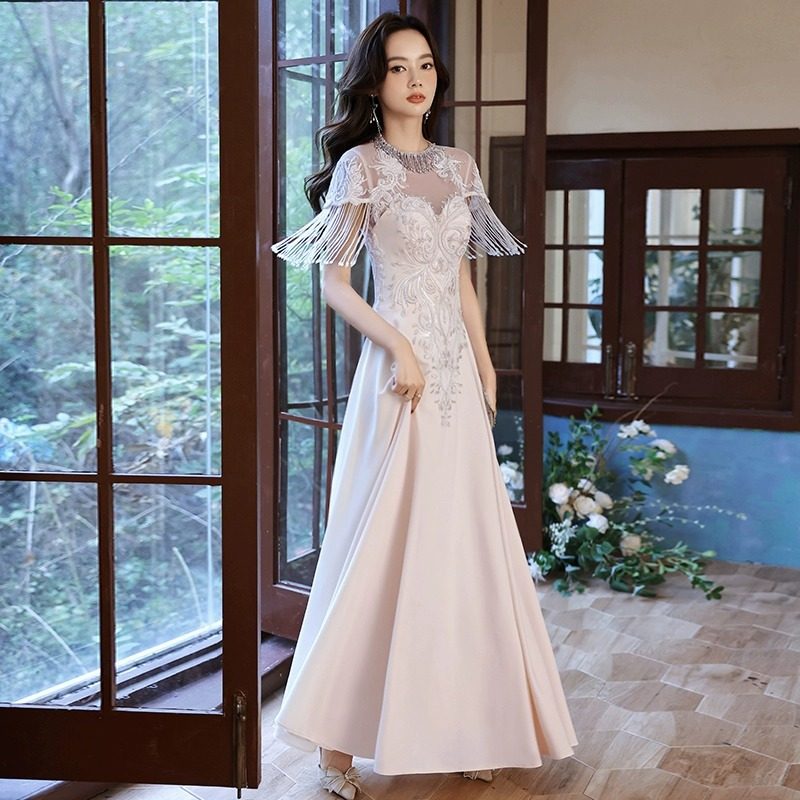 主持人晚礼服女小众轻奢高端宴会