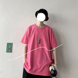 玫红色