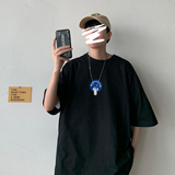 黑色