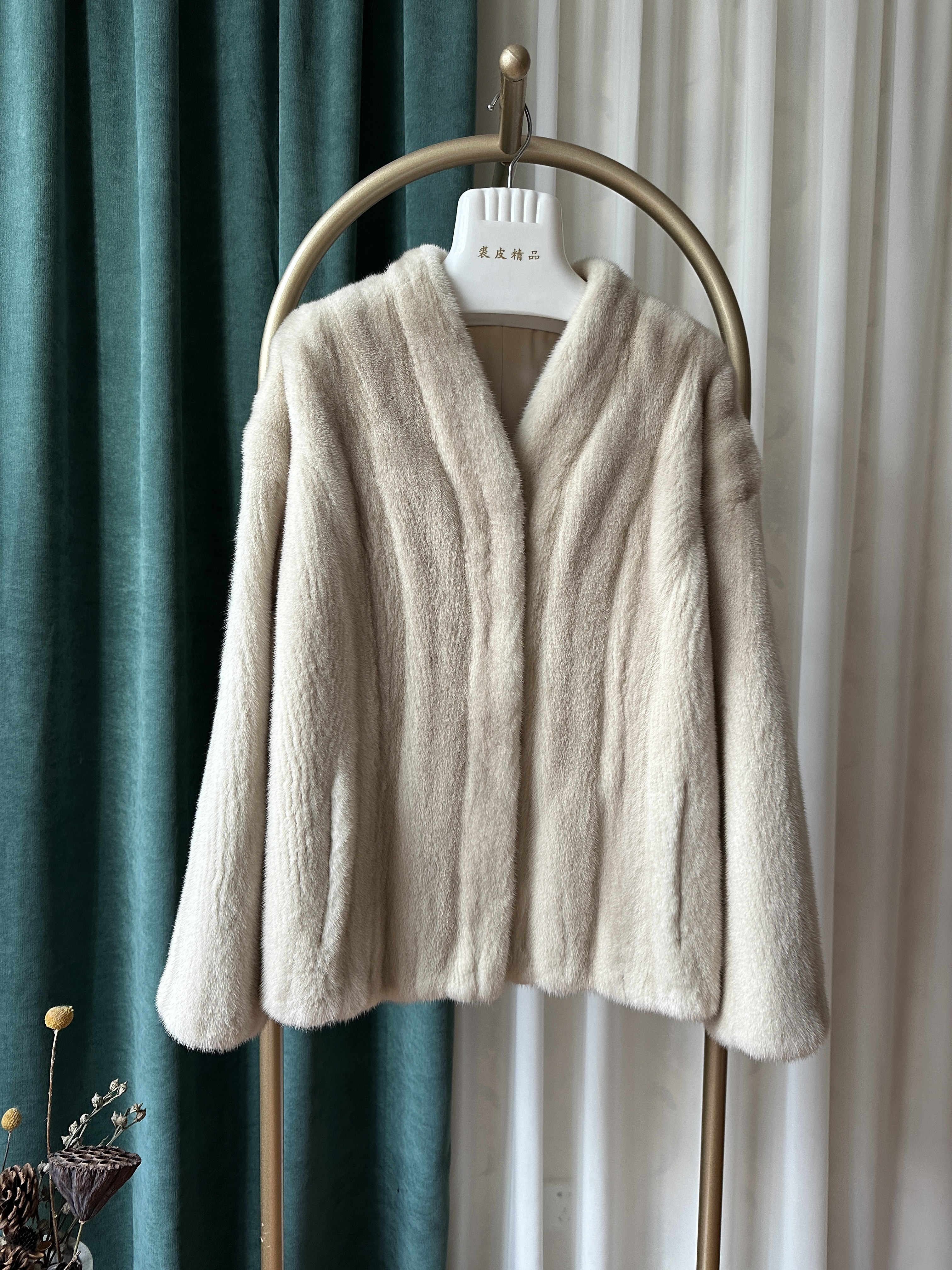 新款进口短二全抽机开分刀貂皮大衣整貂短款v领水貂皮草外套女