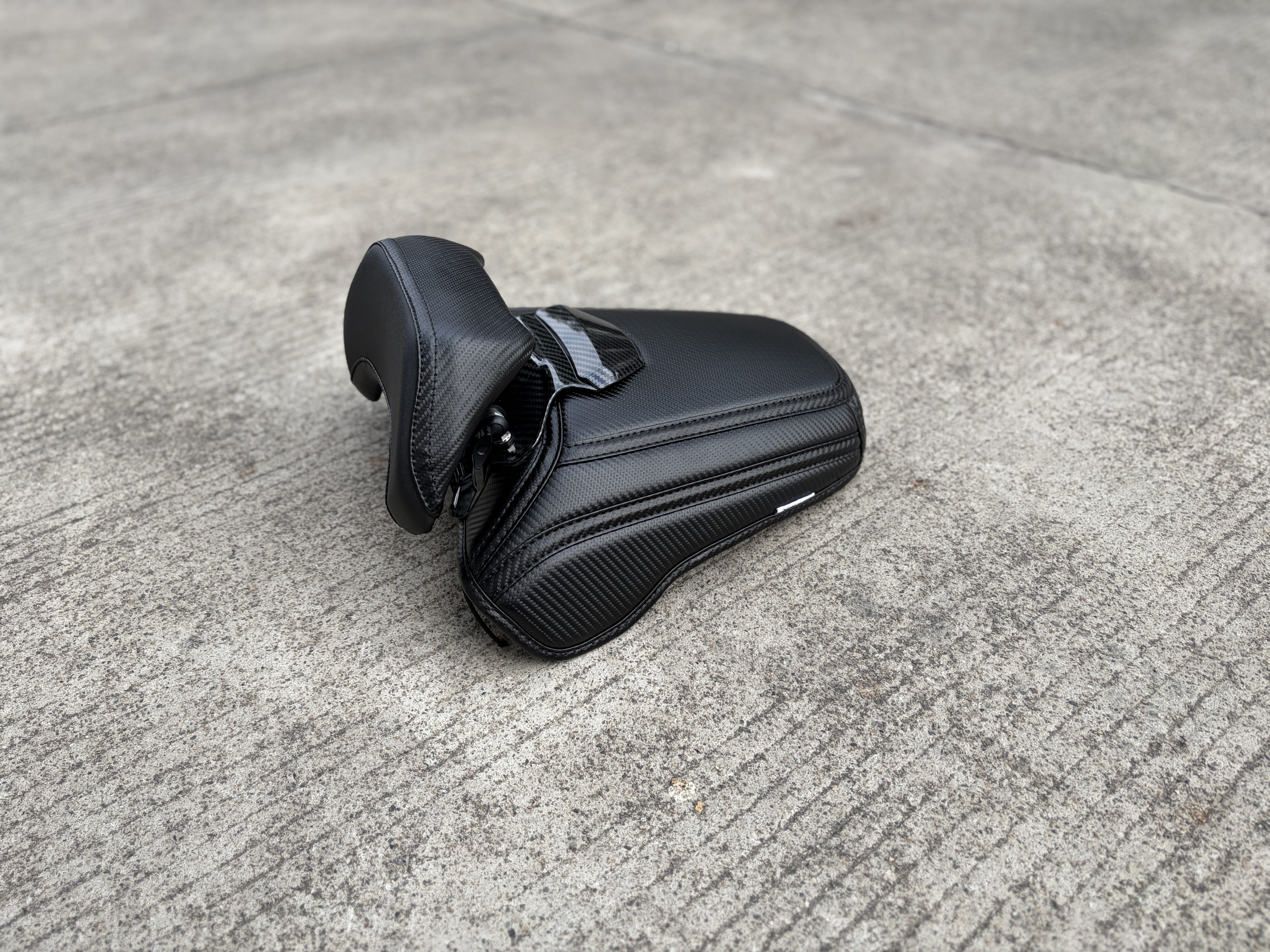 适用于本田NT1100坐垫套改装腰靠靠背NC750X贝纳利552X春风800MT