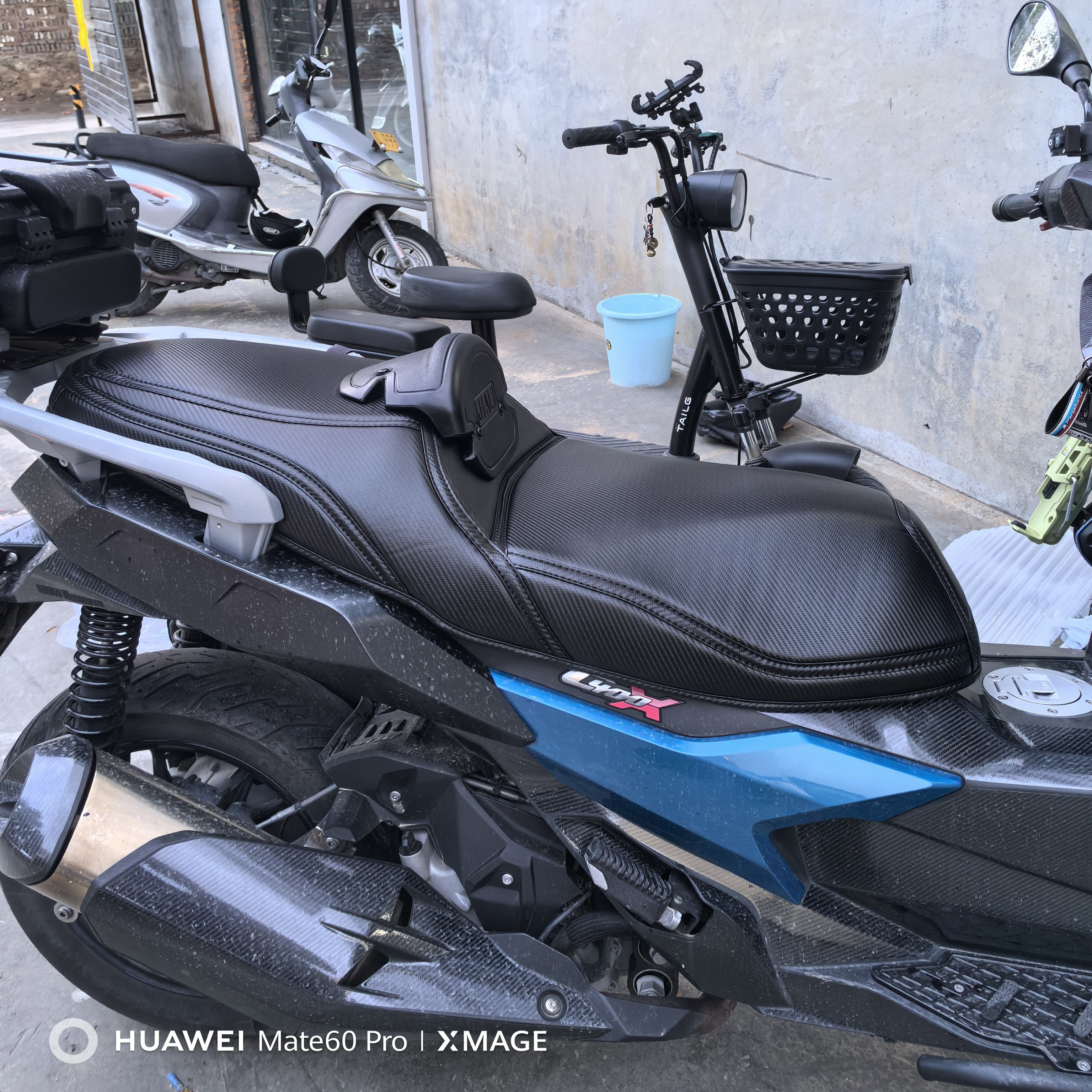 宝马C400X座套改装升级