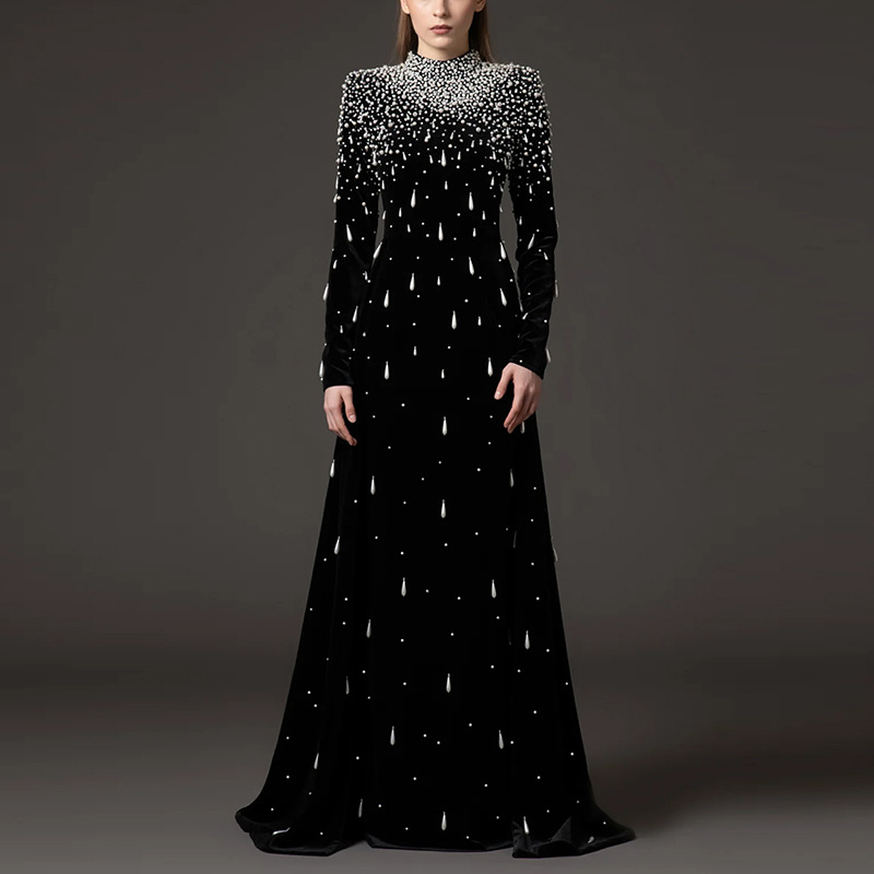 重工珍珠钉珠金丝绒长款连衣裙