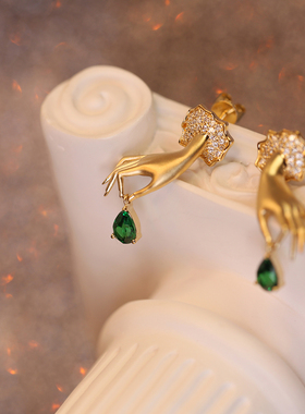 卡雷拉Los Manos魔法之手复刻系列丨18K金沙佛莱钻石镶嵌手指耳环