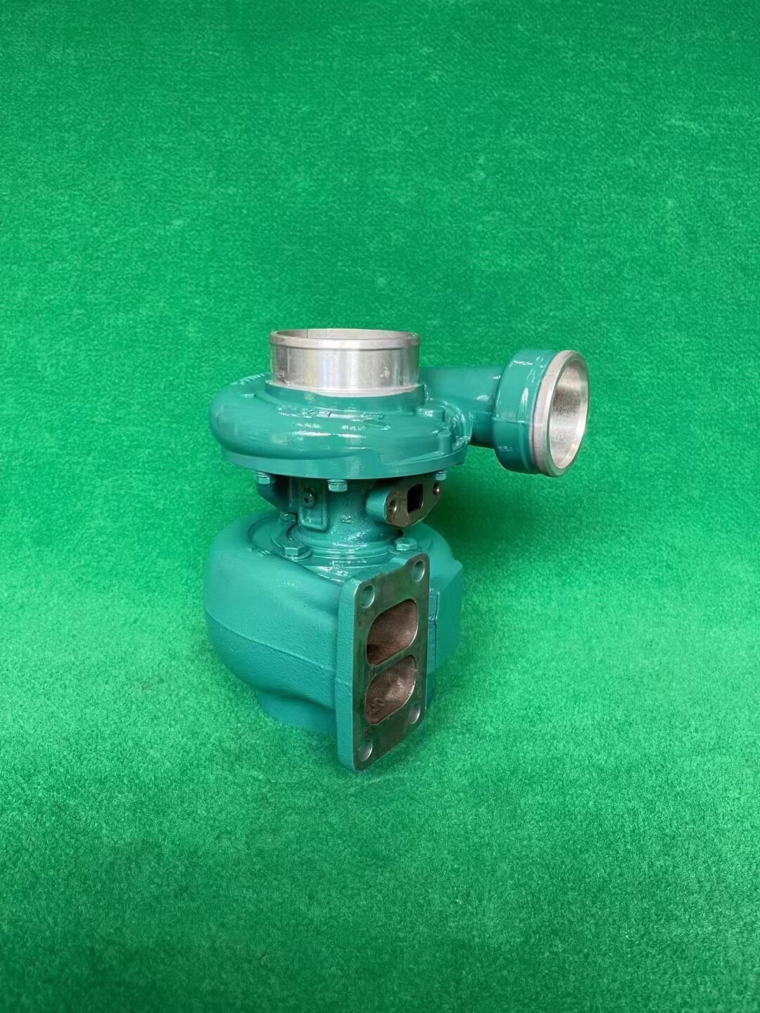 适配沃尔沃EC210B发动机涡轮增压器S200 04258659KZ Turbocharger - 实物图