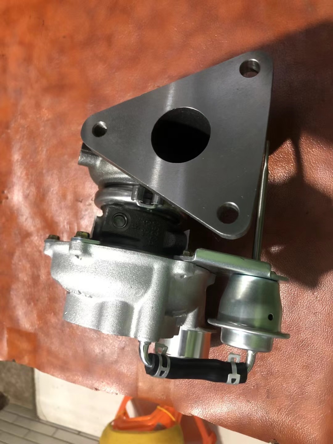 江铃凯锐N800. 4D30国五发动机涡轮增压器GT15 ​801835-5002