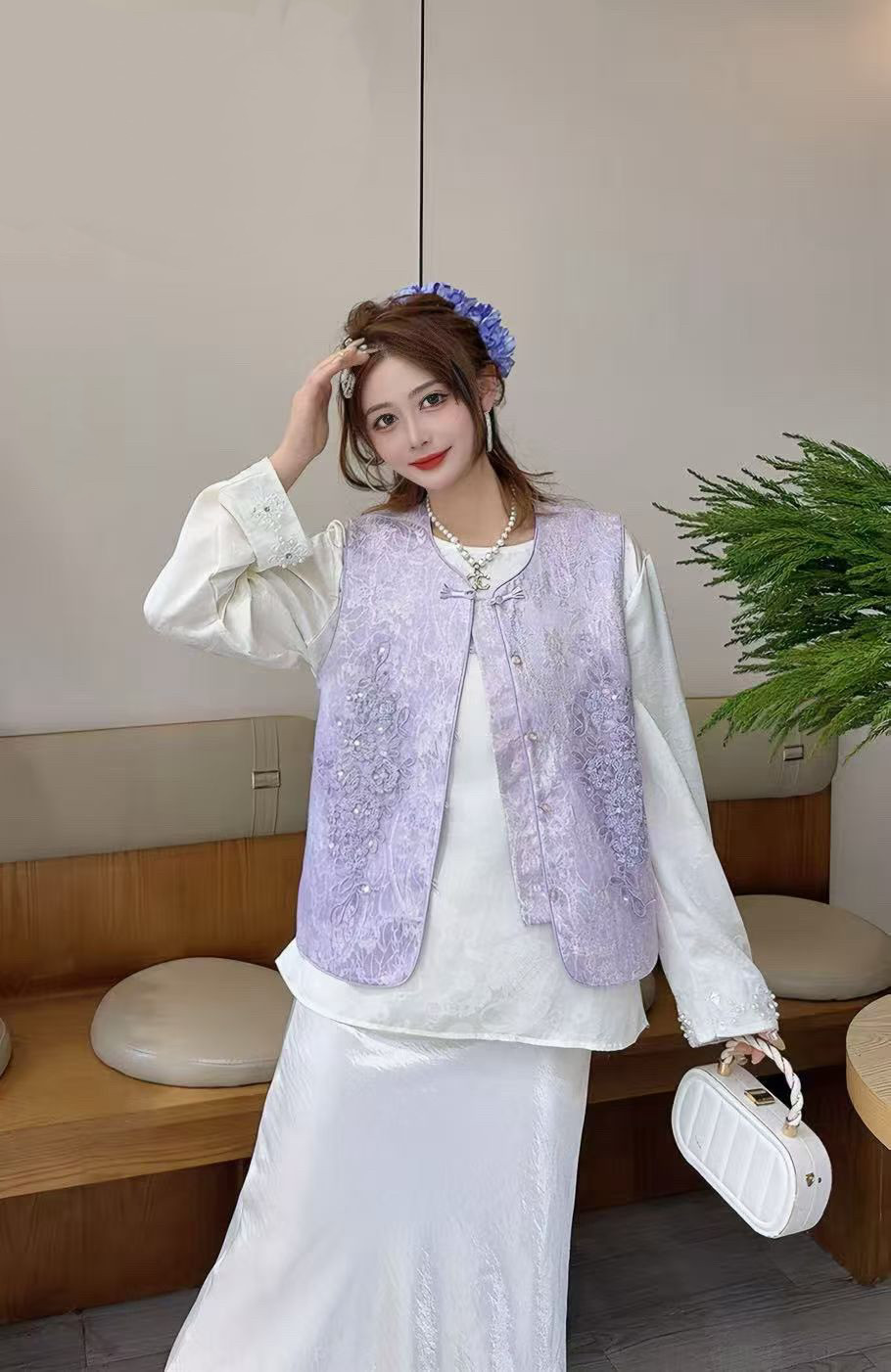 高级感2026春秋新款新中式国风马甲背心女款重工刺绣提花马夹盘扣