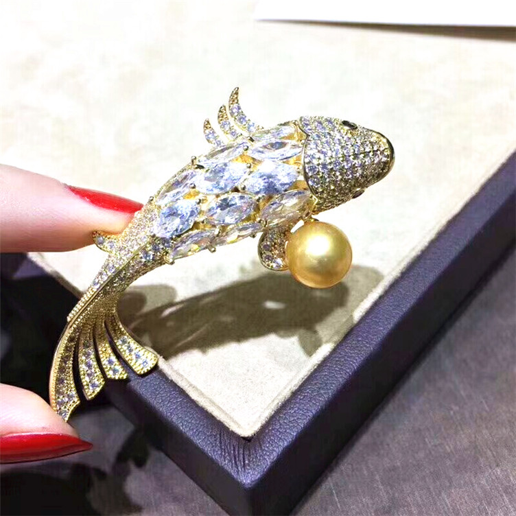 金色珍珠金鱼胸针女明星同款女生