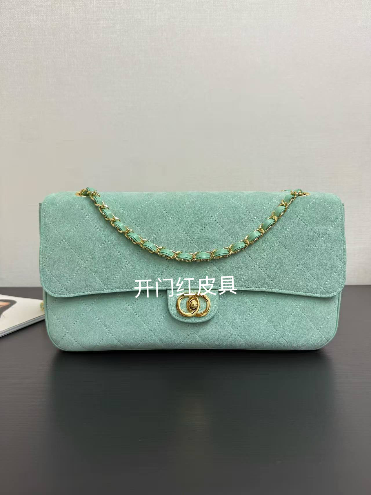 2524 2026新款高级感简约通勤斜挎包邮差包女