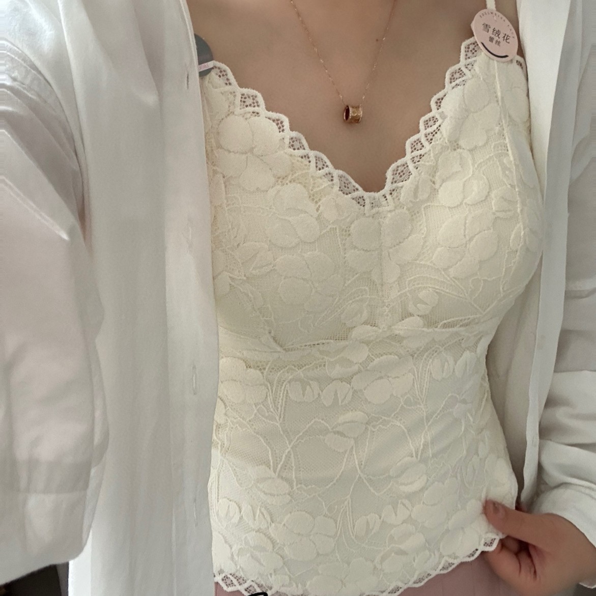 24720时尚雪花绒蕾丝V领背心亲肤免穿文胸固定杯防寒上衣