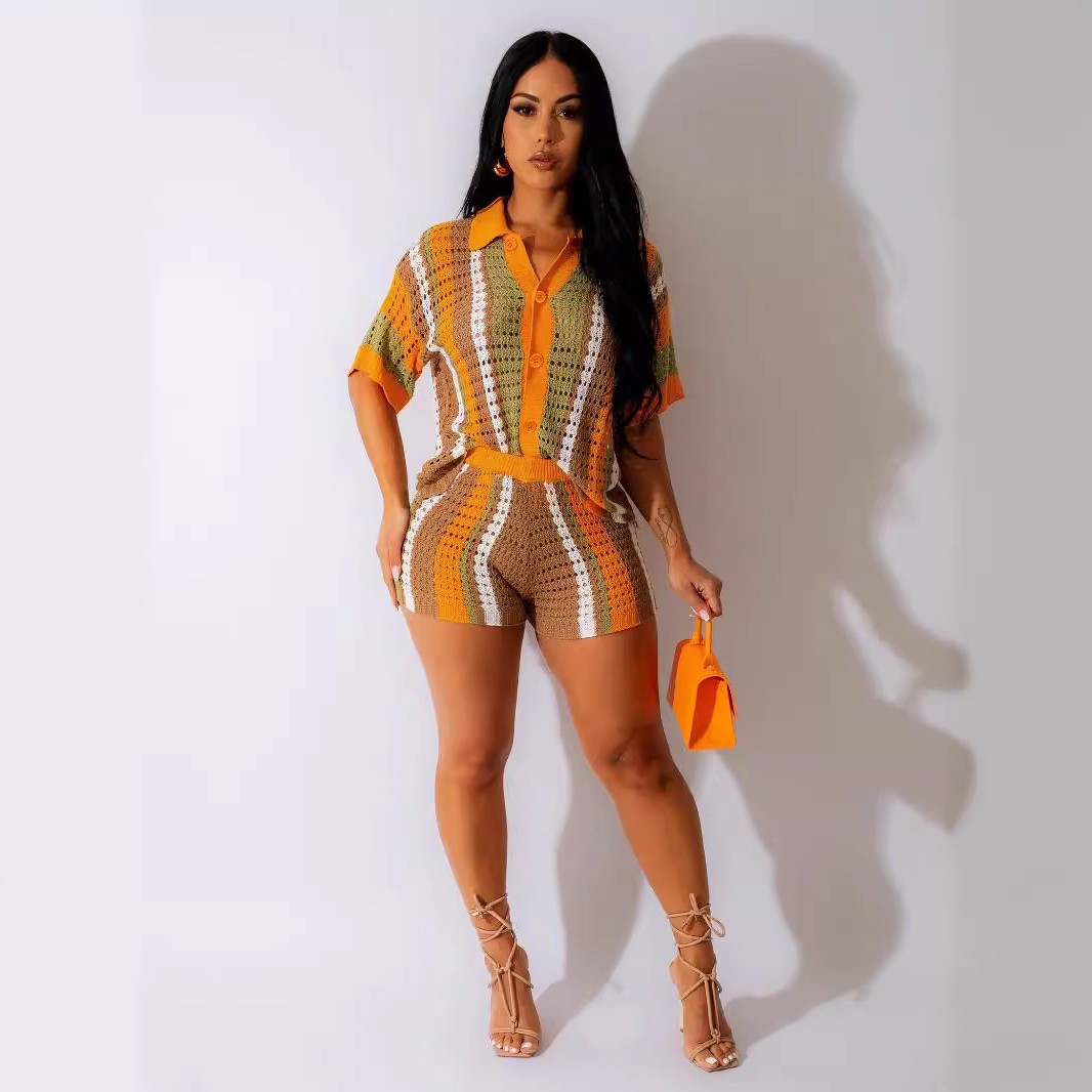 欧美新款时尚修身镂空翻领撞色针织单排扣短袖上衣短裤两件套