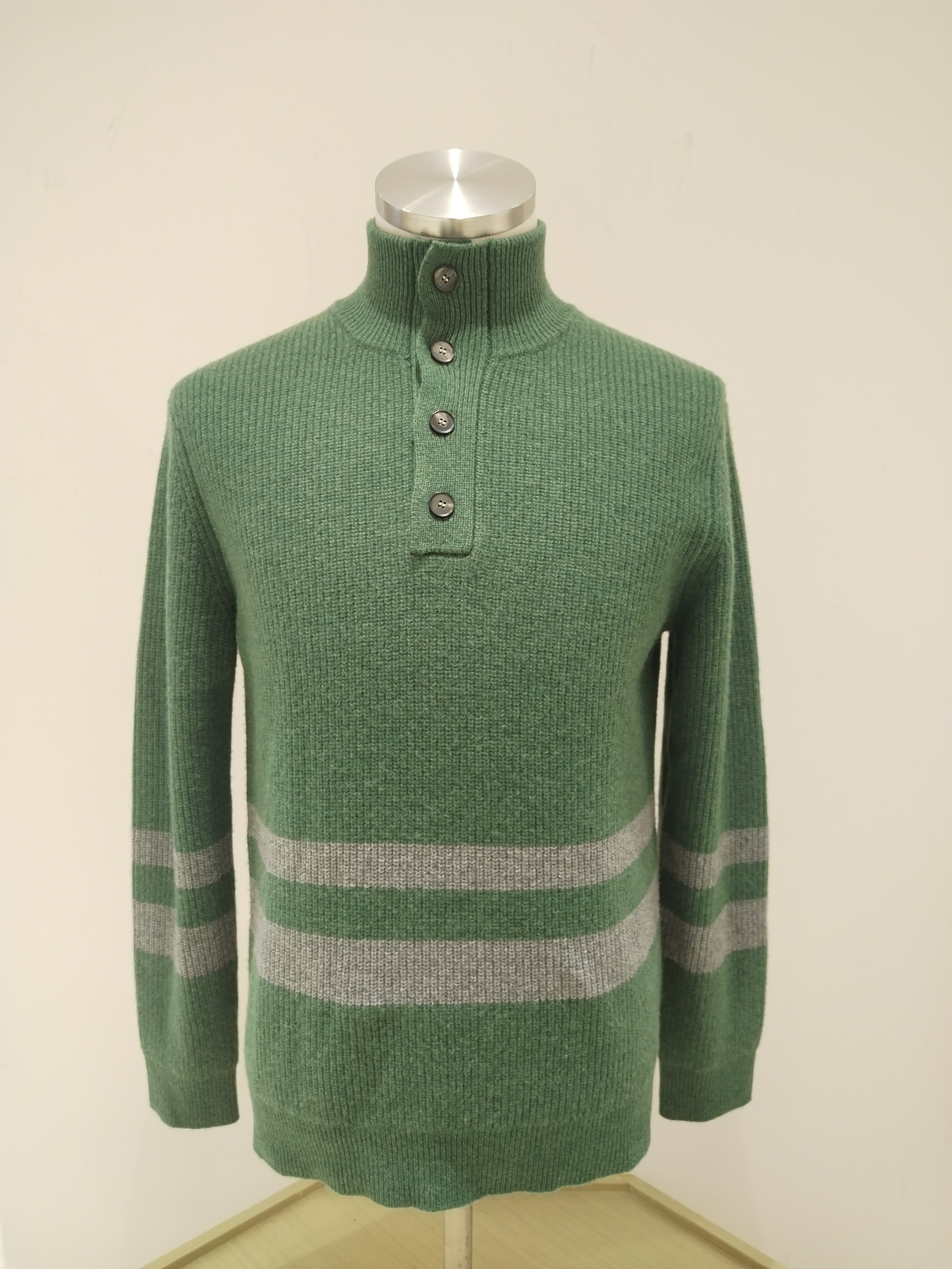 TRANDS毛衣。LORO PIANA纱线，15.5微米澳大利亚美利奴初剪羊毛