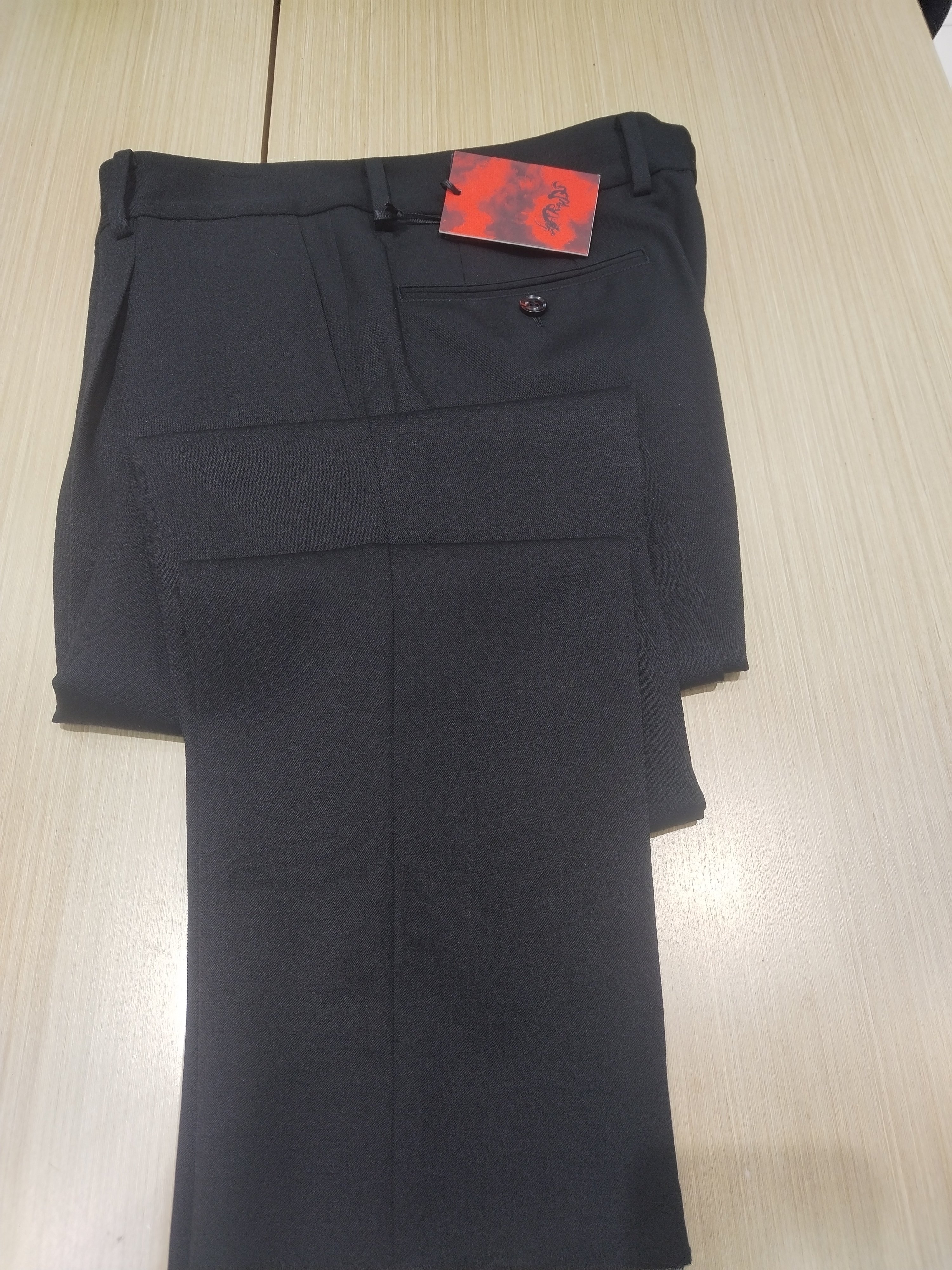 TRANDS羊毛单西裤。宽松舒适的单省裤版型（锥形裤）