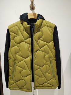 TRANDS羽绒马甲.棕榈绿色.高科技面料具备超轻.防钻绒.防泼水功能