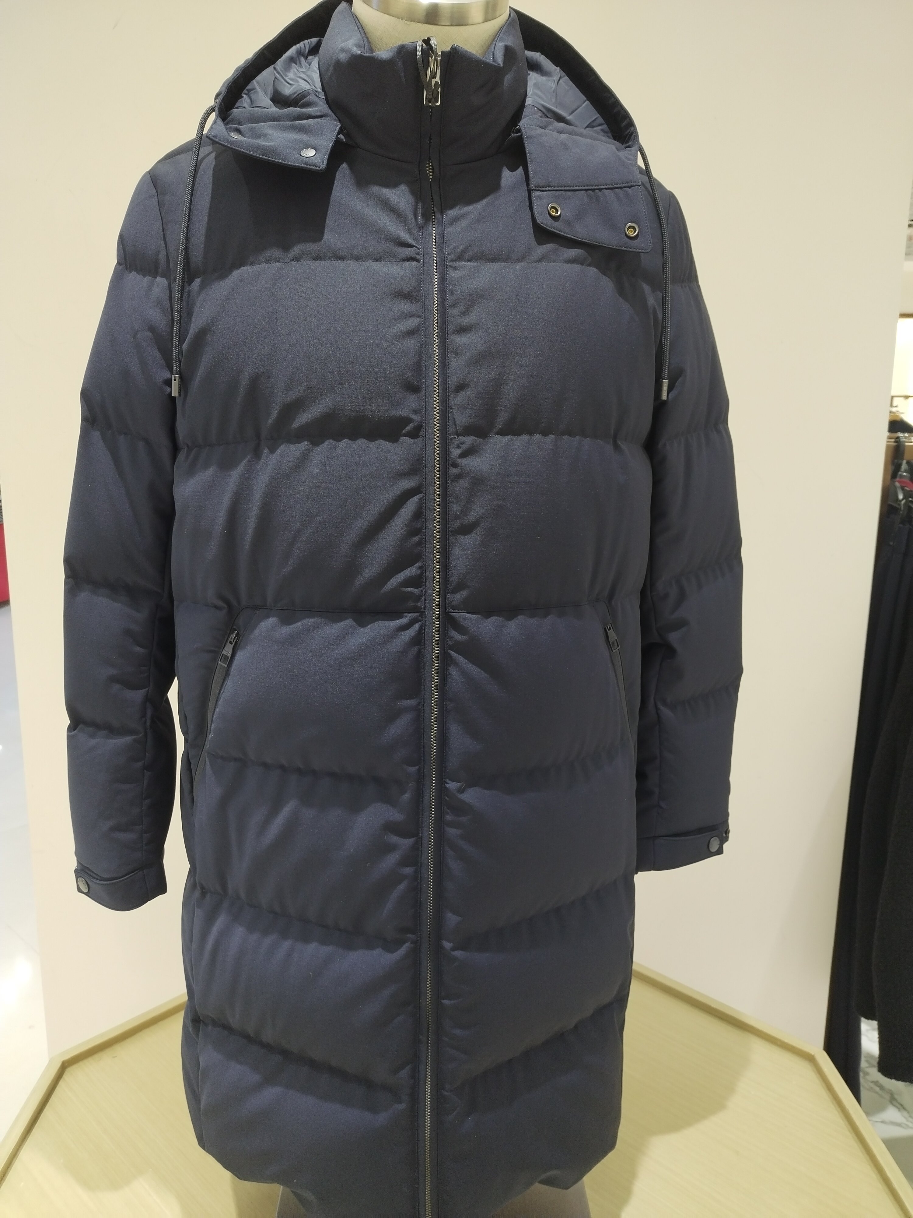 TRANDS羽绒服.羊毛混纺.兼具澳毛的抗皱性和耐磨性.非常易打理.