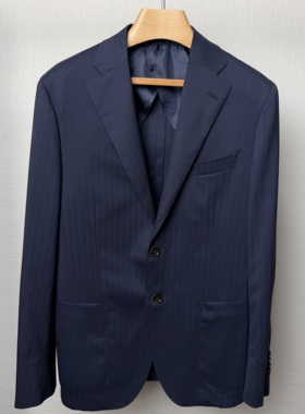 大杨创世代工产品，意大利进口面料全麻衬真扣眼双开叉藏蓝暗条纹