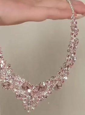 「银河遐想」粉色水钻项链2024新款轻奢精致设计款在逃公主锁骨链