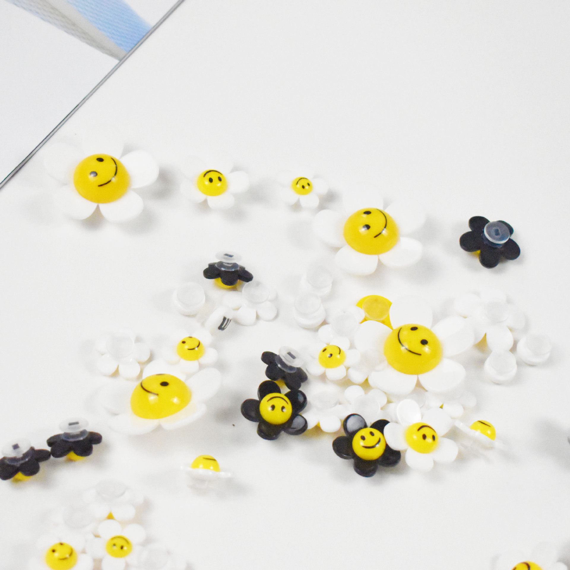 MTOE 新版洞洞鞋配饰diy鞋花亚克力笑脸花朵可拆卸鞋面装饰品鞋扣,服饰配件/皮带/帽子/围巾,鞋扣,淘宝优惠券,粉丝福利购,淘宝优惠卷