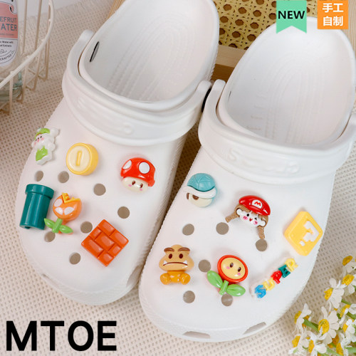 管道冒险女孩洞洞鞋扣卡通diy
