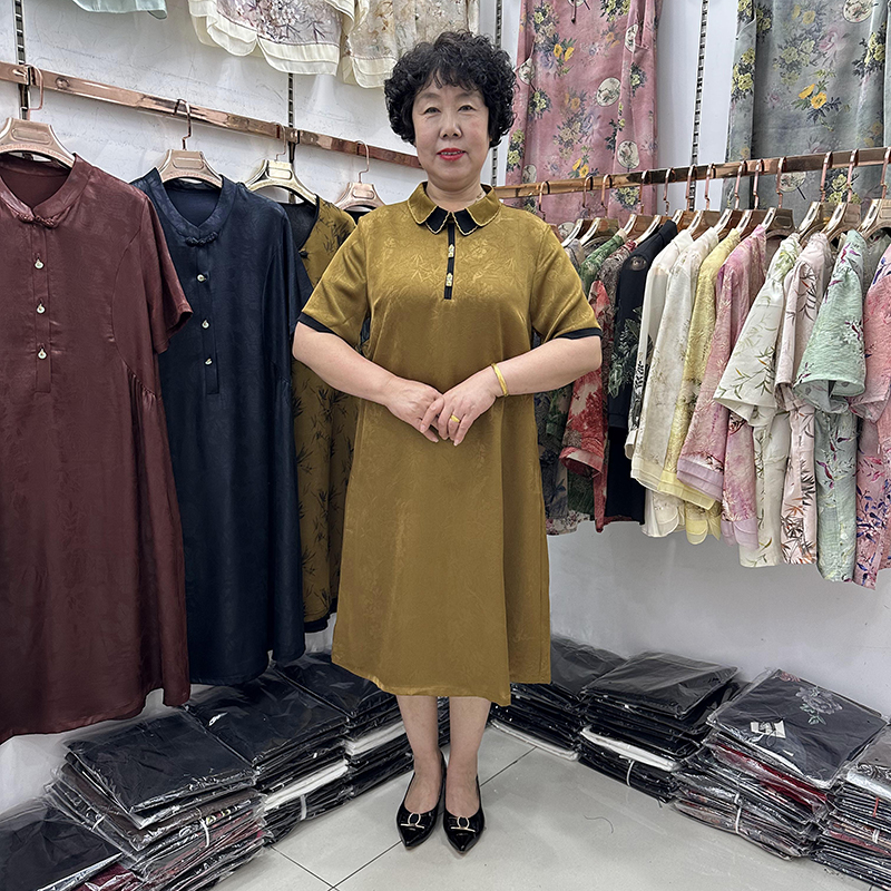 高档妈妈夏装桑蚕丝娃娃领连衣裙